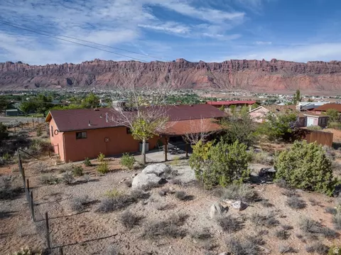 Exterior - 1687 Highland Dr N, Moab, UT 84532 photo 4 of 15