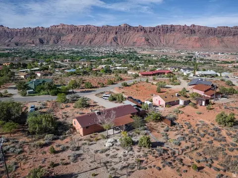 View/Area - 1687 Highland Dr N, Moab, UT 84532 photo 4 of 5