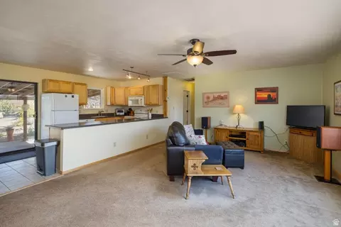 Living - 1687 Highland Dr N, Moab, UT 84532 photo 1 of 4