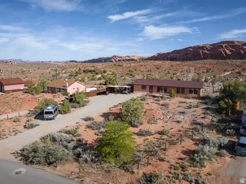 View/Area - 1687 Highland Dr N, Moab, UT 84532 photo 2 of 5