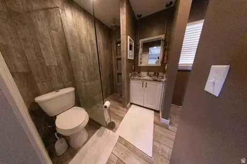Bath - 665 E 1000 S, Clearfield, UT 84015 photo 1 of 2