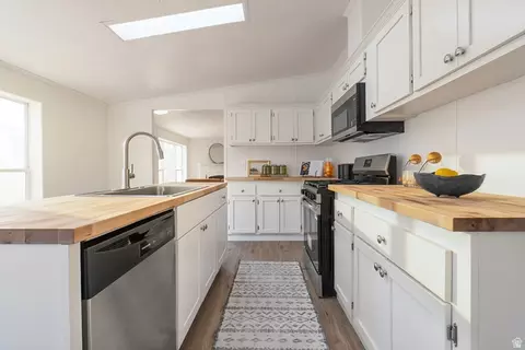 Kitchen - 265 E 100 N, Myton, UT 84052 photo 3 of 5