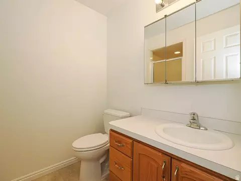 Bath - 546 S 20 E, Orem, UT 84058 photo 1 of 4