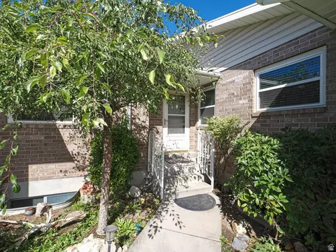 Exterior - 546 S 20 E, Orem, UT 84058 photo 2 of 5