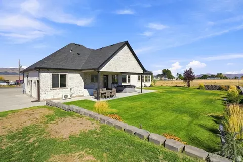 Exterior - 461 S 300 E, Mona, UT 84645 photo 3 of 10
