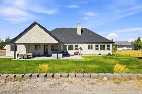 Exterior - 461 S 300 E, Mona, UT 84645 photo 4 of 10