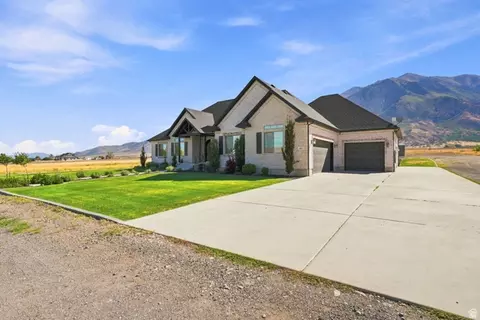 Exterior - 461 S 300 E, Mona, UT 84645 photo 2 of 10