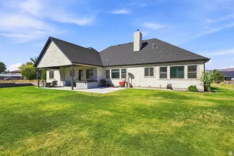 Exterior - 461 S 300 E, Mona, UT 84645 photo 5 of 10