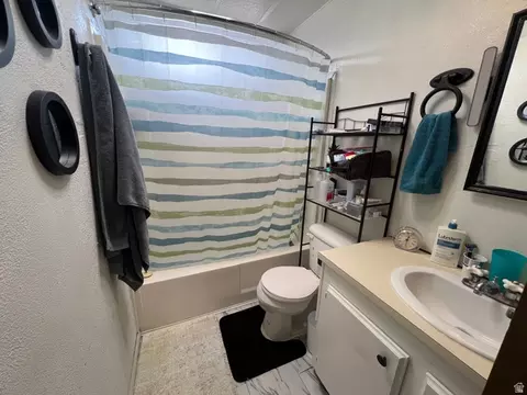 Bath - 419 S 200 E, Helper, UT 84526 photo 1 of 3