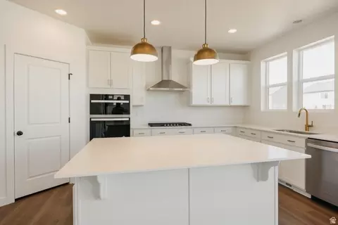 Kitchen - 1082 E Antelope Dr #608, Eagle Mountain, UT 84005 photo 2 of 3