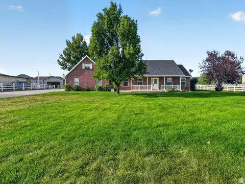 5646 W 4000 S, Hooper, UT 84315