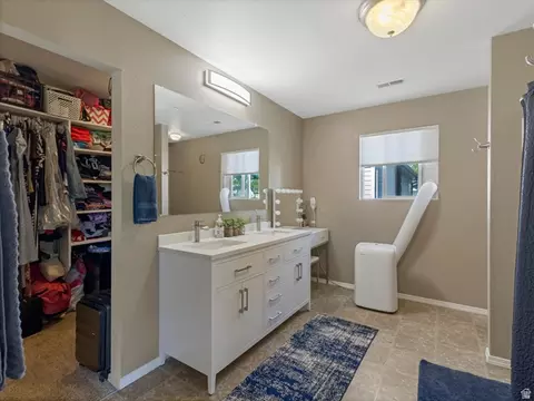 Bath - 2139 E Summit Way N, Eagle Mountain, UT 84005 photo 1 of 3