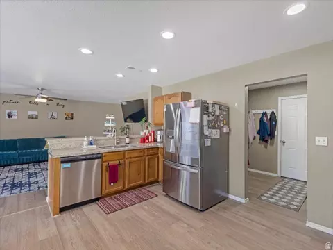 Kitchen - 2139 E Summit Way N, Eagle Mountain, UT 84005 photo 2 of 2