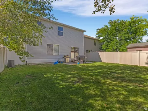 Exterior - 2139 E Summit Way N, Eagle Mountain, UT 84005 photo 2 of 5