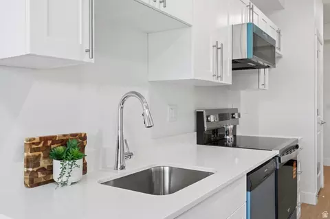 Kitchen - 2085 N Main St #103, Sunset, UT 84015 photo 5 of 6