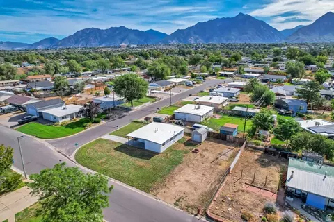 View/Area - 730 E Geranium St, Sandy, UT 84094 photo 4 of 7