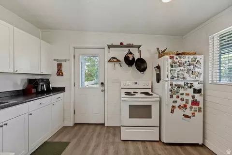 Kitchen - 730 E Geranium St, Sandy, UT 84094 photo 2 of 2