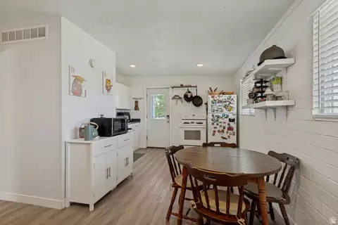 Dining - 730 E Geranium St, Sandy, UT 84094 photo 1 of 2