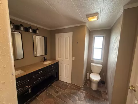Bath - 254 E 200 S, Duchesne, UT 84021 photo 2 of 2