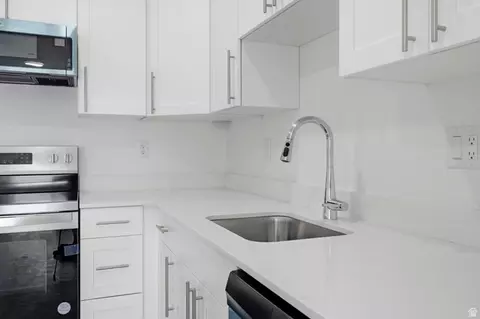Kitchen - 2085 N Main St N #116, Sunset, UT 84015 photo 4 of 6