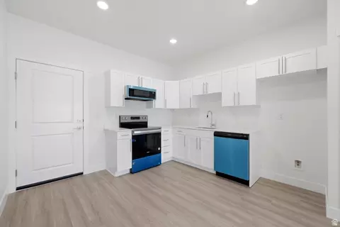 Kitchen - 2085 N Main St N #116, Sunset, UT 84015 photo 2 of 6