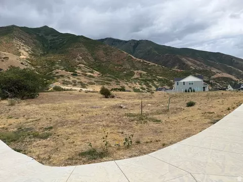 3235 S Twin Holw E #32, Mapleton, UT 84664 photo 3
