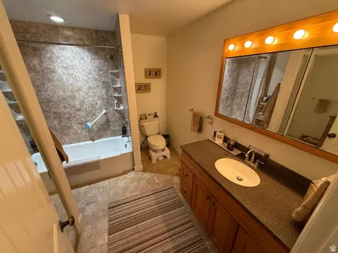 Bath - 1360 S Carterville Rd, Orem, UT 84097 photo 5 of 7