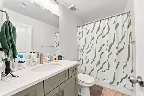 Bath - 4732 S Alder Dr, Mapleton, UT 84664 photo 2 of 2