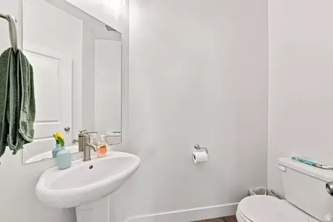 Bath - 4732 S Alder Dr, Mapleton, UT 84664 photo 1 of 2