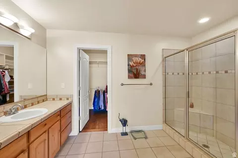 Bath - 5584 S 250 E, Ogden, UT 84405 photo 2 of 4