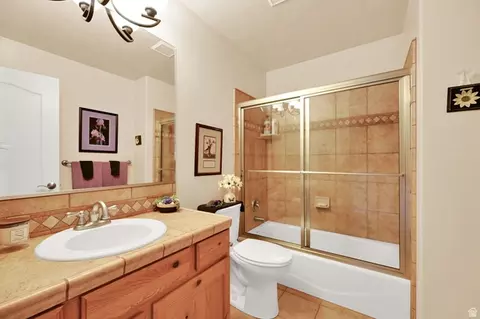 Bath - 5584 S 250 E, Ogden, UT 84405 photo 1 of 4