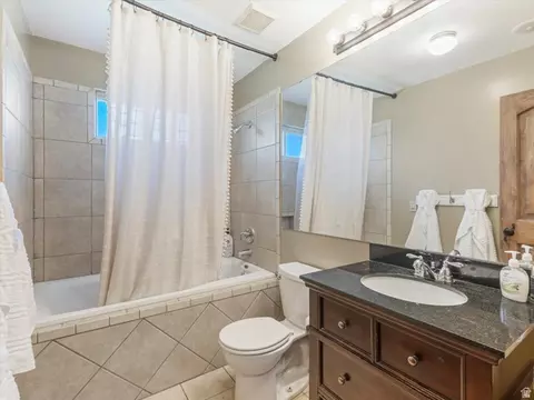 Bath - 527 E 3575 N, North Ogden, UT 84414 photo 2 of 3