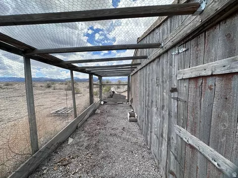 Exterior - 5785 S Canyon Rd, Garrison, UT 84728 photo 14 of 15
