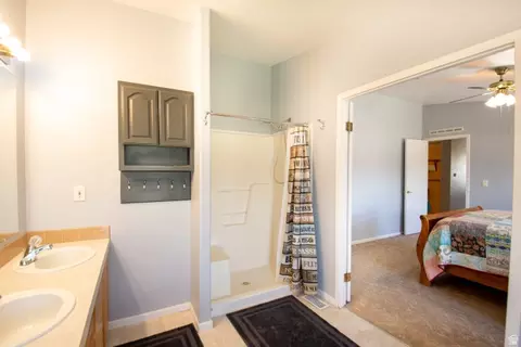 Bath - 5785 S Canyon Rd, Garrison, UT 84728 photo 2 of 3