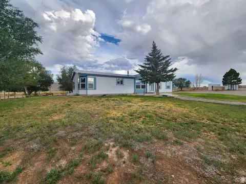 Exterior - 5785 S Canyon Rd, Garrison, UT 84728 photo 3 of 15