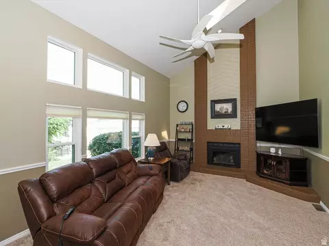 Living - 2195 E 10300 S, Sandy, UT 84092 photo 4 of 11