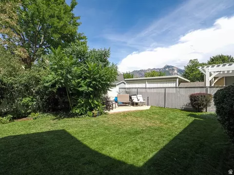 Exterior - 2195 E 10300 S, Sandy, UT 84092 photo 7 of 12