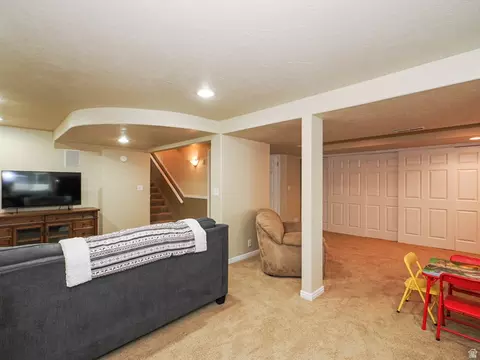Living - 2195 E 10300 S, Sandy, UT 84092 photo 11 of 11