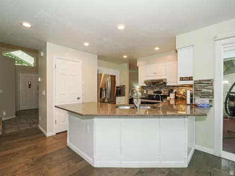 Kitchen - 2195 E 10300 S, Sandy, UT 84092 photo 2 of 5