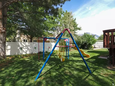 Exterior - 2195 E 10300 S, Sandy, UT 84092 photo 10 of 12