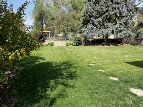 Exterior - 362 E 9150 S, Sandy, UT 84070 photo 4 of 16