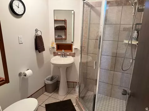 Bath - 362 E 9150 S, Sandy, UT 84070 photo 2 of 2