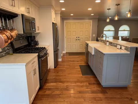 Kitchen - 362 E 9150 S, Sandy, UT 84070 photo 3 of 3