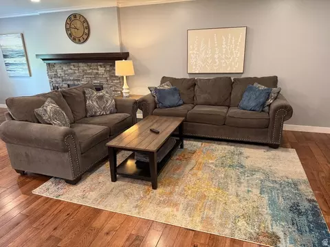 Living - 362 E 9150 S, Sandy, UT 84070 photo 2 of 4