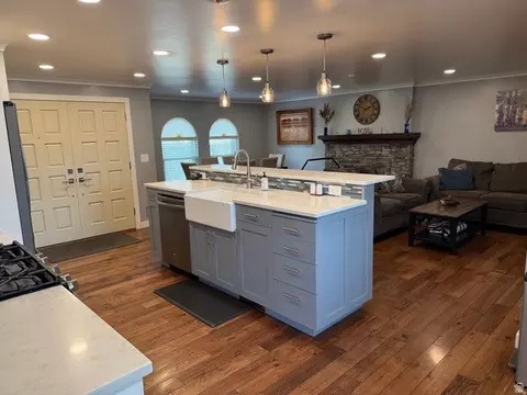 Kitchen - 362 E 9150 S, Sandy, UT 84070 photo 1 of 3