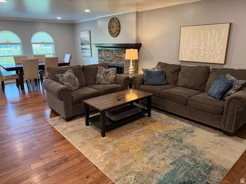 Living - 362 E 9150 S, Sandy, UT 84070 photo 1 of 4