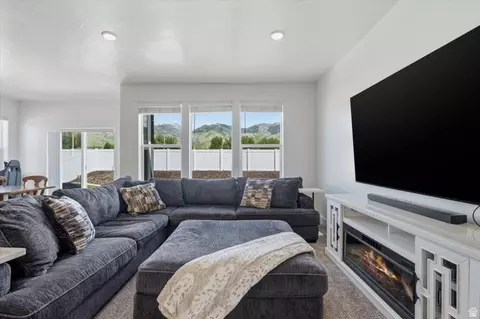 Living - 628 S 380 E, Smithfield, UT 84335 photo 1 of 1