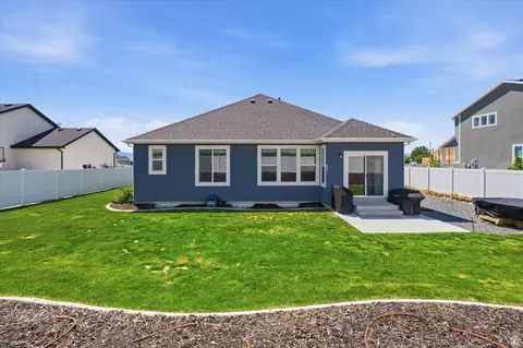 Exterior - 628 S 380 E, Smithfield, UT 84335 photo 6 of 9