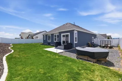 Exterior - 628 S 380 E, Smithfield, UT 84335 photo 5 of 9