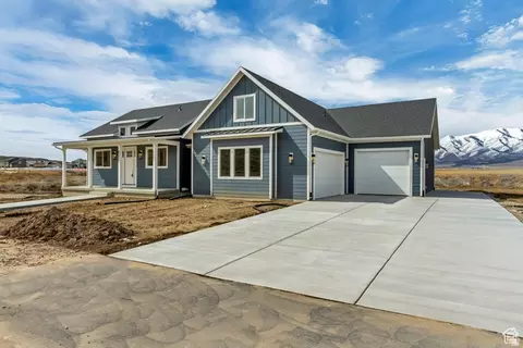 Exterior - 8077 N Bristle Cone Rd, Eagle Mountain, UT 84005 photo 2 of 6